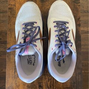 Brooks Ghost 15 Women’s 9.5W. Excellent Used Condition.